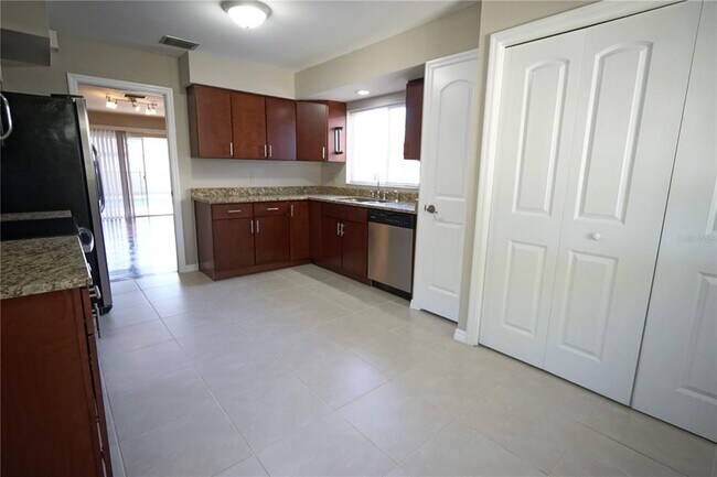 Building Photo - 10411 Butia Pl