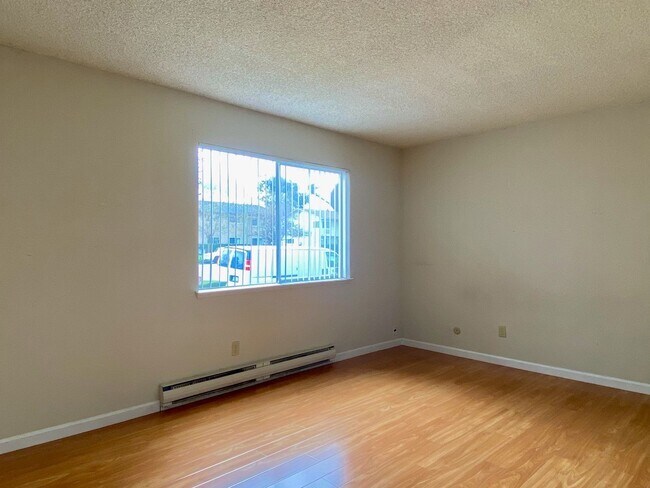 Building Photo - 4033 Hamilton Ave