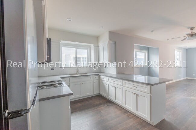 Building Photo - 1352 E 23rd St