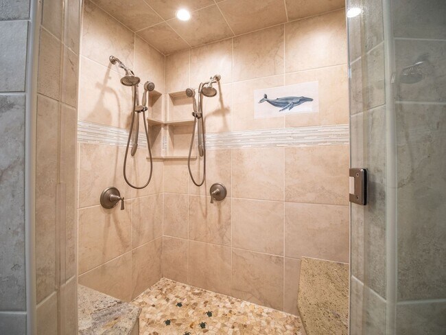 Building Photo - Beautiful Furnished, 2 Bed, 3 Bath, Gated ...
