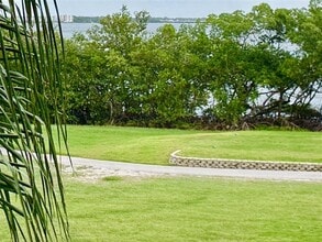 Building Photo - 2617 Cove Cay Dr