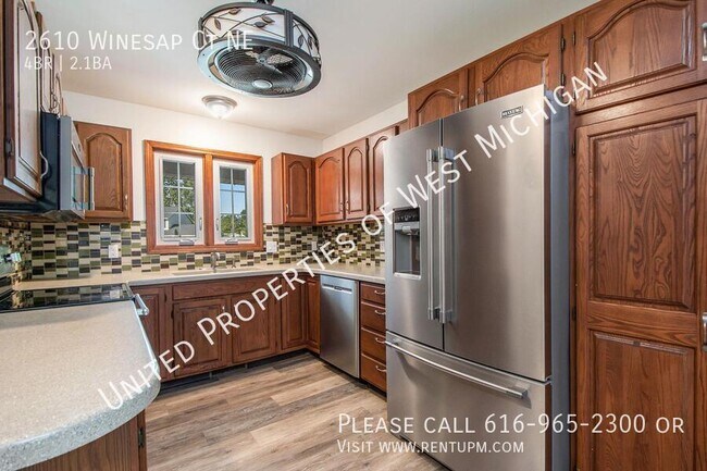 Building Photo - Available Now | 4 Bedroom 2.5 Bath Single ...