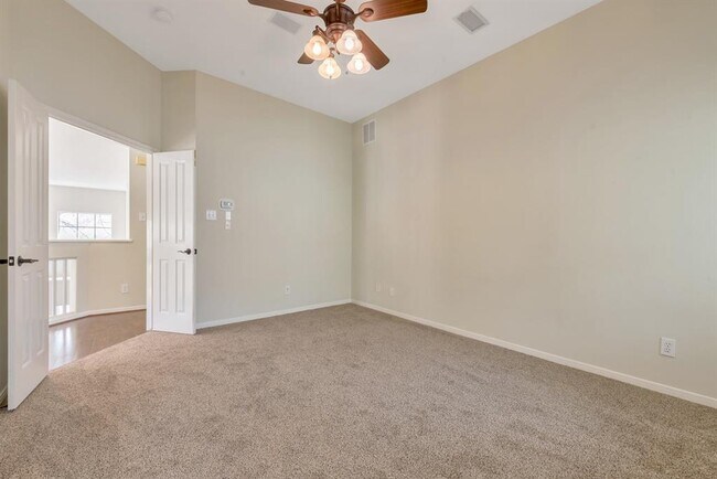 Building Photo - 27 Bethany Bend Dr