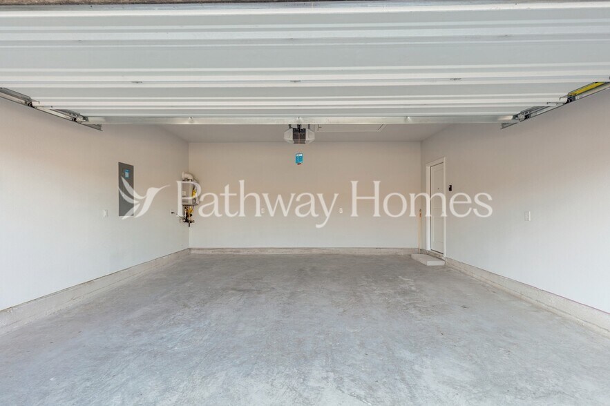Building Photo - 9732 New Bern Dr