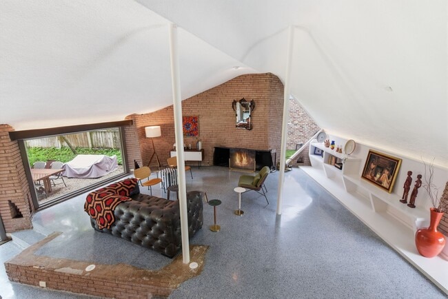 Building Photo - 4603 Ivanhoe St