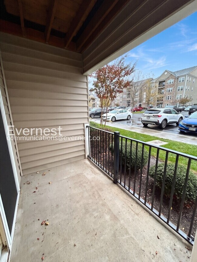 Building Photo - 14001 Briars Cir