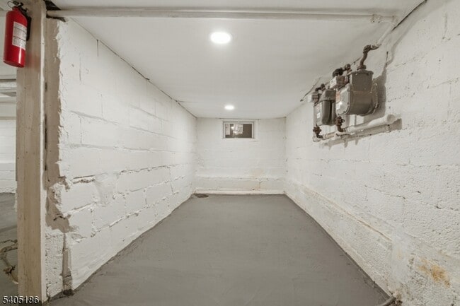 Building Photo - 509 Centre St