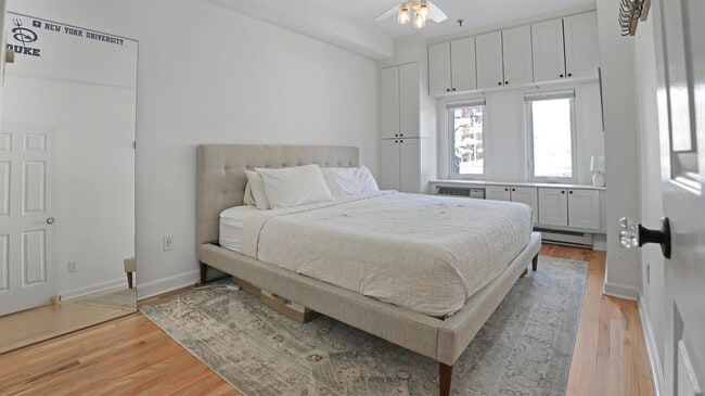 Building Photo - 228 Monroe St