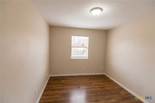 Building Photo - 304 Erby Ave