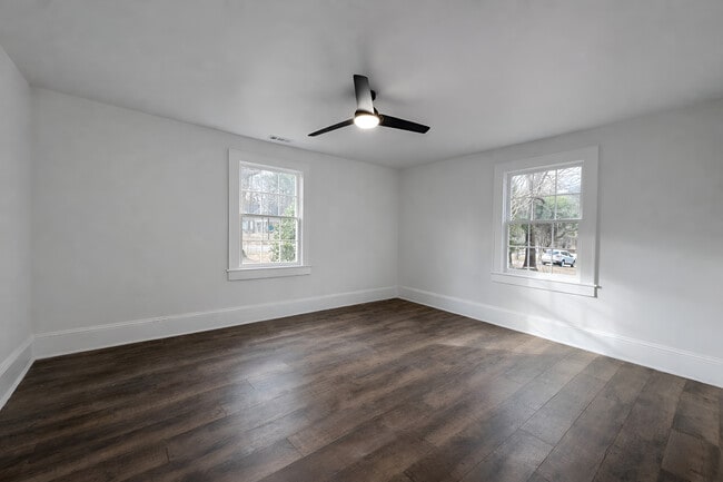 Building Photo - Stanley