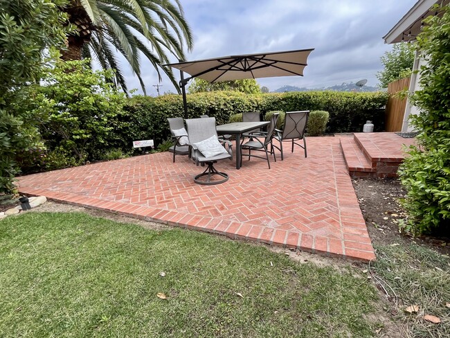 Building Photo - 9686 Wayfarer Dr