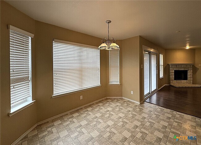 Building Photo - 2404 Griffin Dr