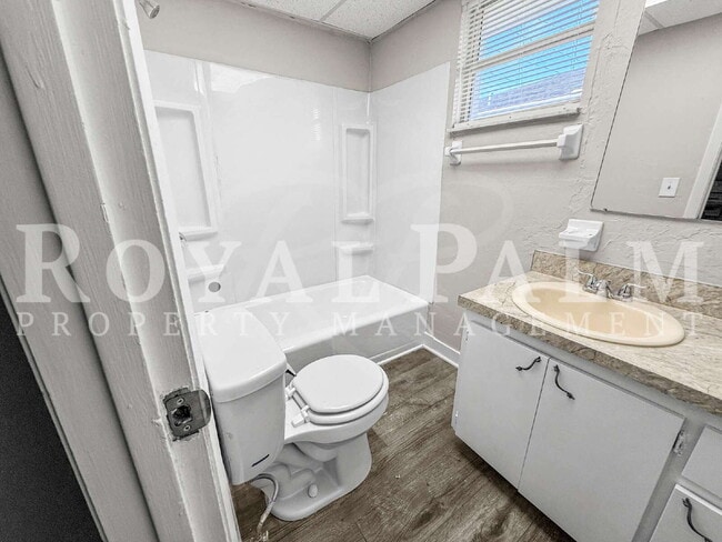 Building Photo - 3744 Estelle Ave