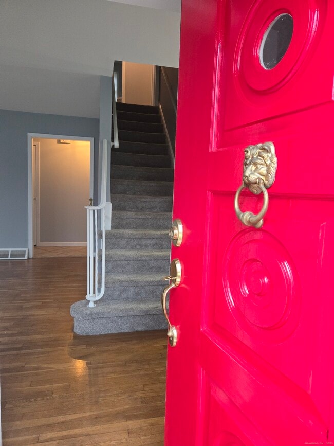 Building Photo - 36 Tina Cir