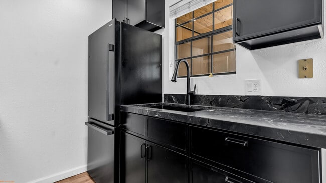 Building Photo - 5300 E Waverly Dr