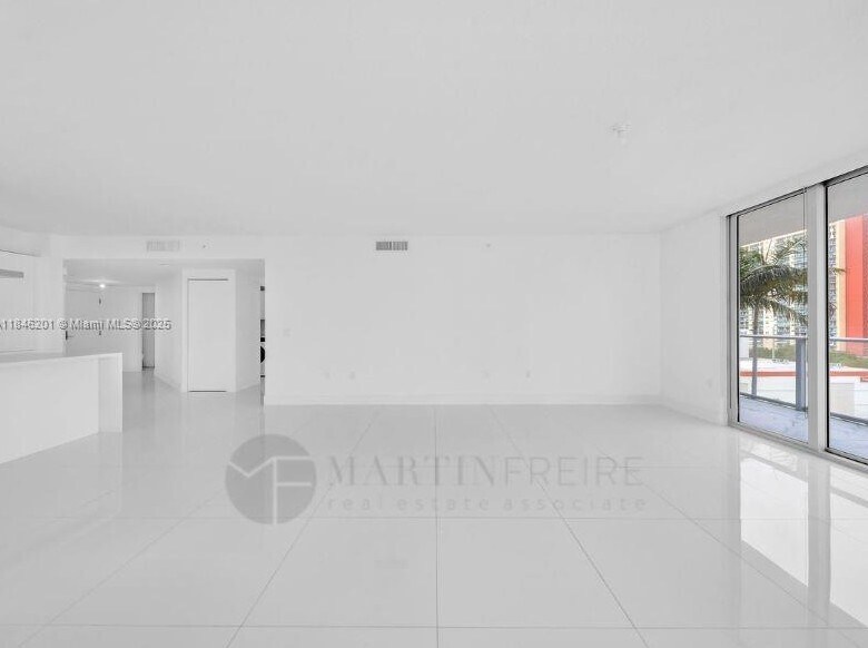 Building Photo - 300 Sunny Isles Blvd