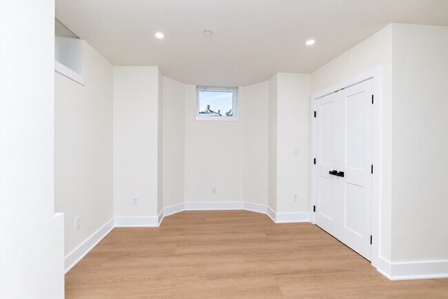 Building Photo - 219 Trenton St