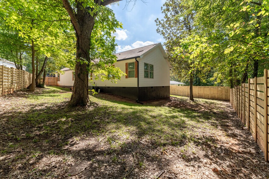 Building Photo - 176 Stanhope Cir NW