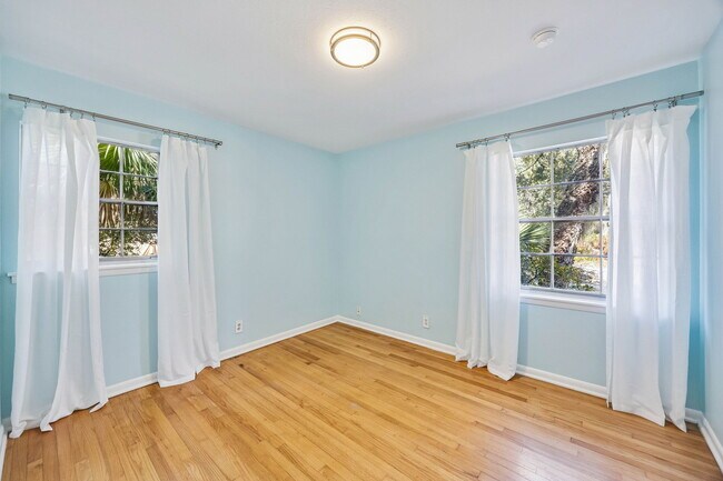 Building Photo - 2614 Gregor McGregor Blvd