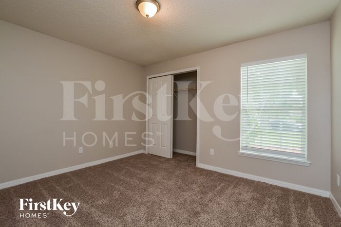 Building Photo - 6017 Spring Creek Ct