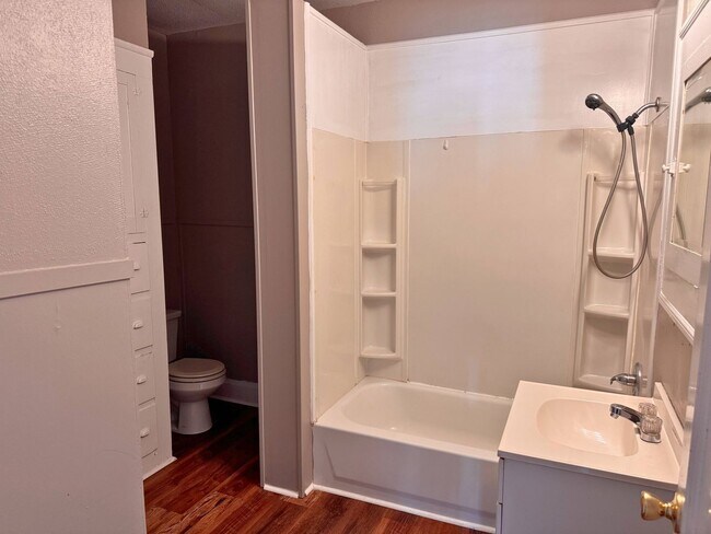 Building Photo - 1710 Monroe St