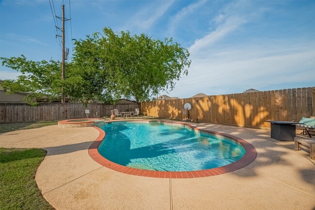 Building Photo - 3102 Colonel Ct Dr