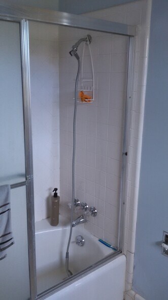 Building Photo - 2512 Sharron Dr