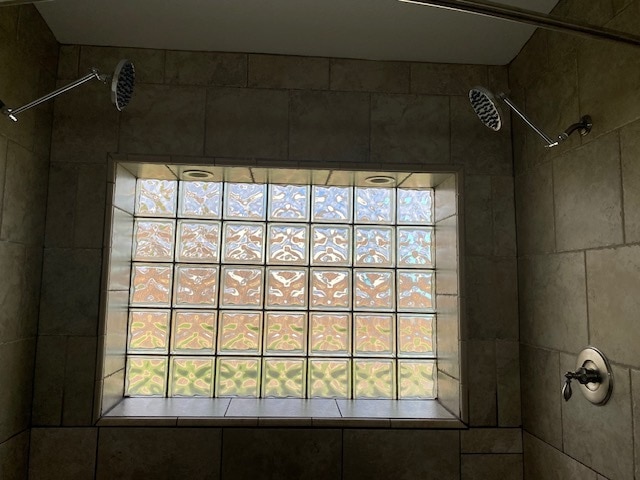 Building Photo - 9912 Vanessa Ave