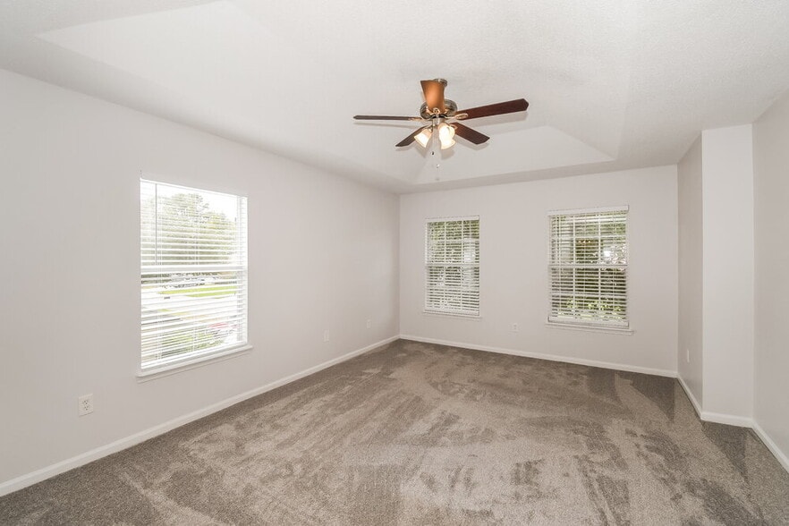 Building Photo - 14139 Crestwick Dr W