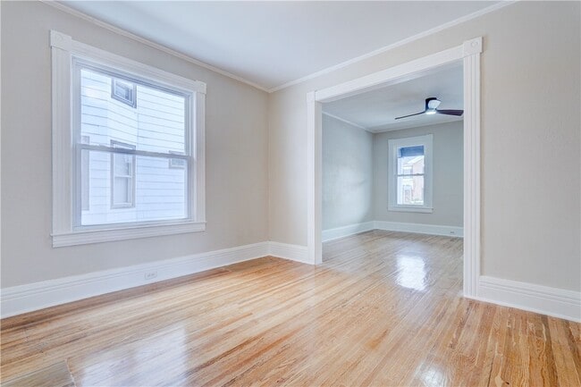 Building Photo - 2 Sumner Park