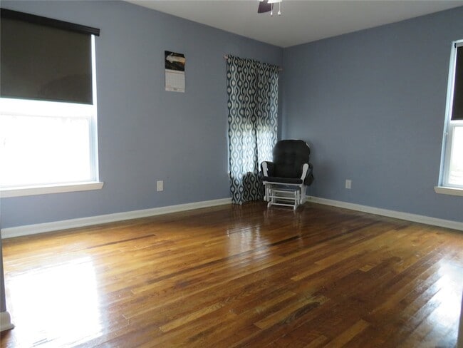 Building Photo - 1026 Thomas St