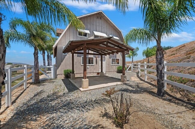 Building Photo - **Spacious 2-Bedroom Home In The Heart Of Wine Country**