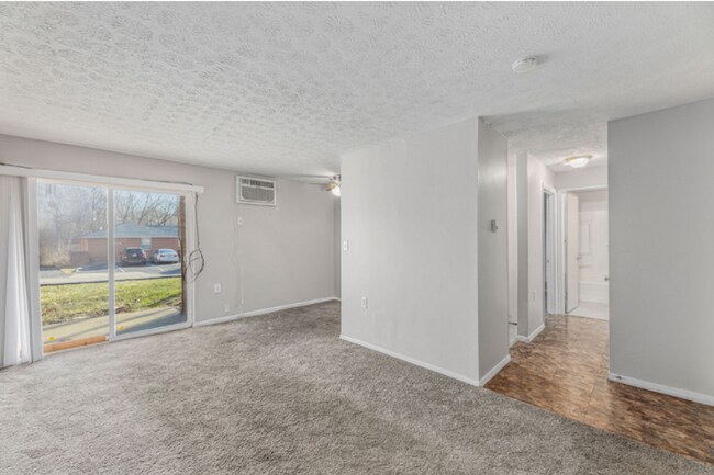 Building Photo - Recently renovated 1-bedroom suite