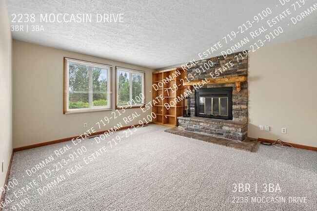 Building Photo - 2238 Moccassin Dr