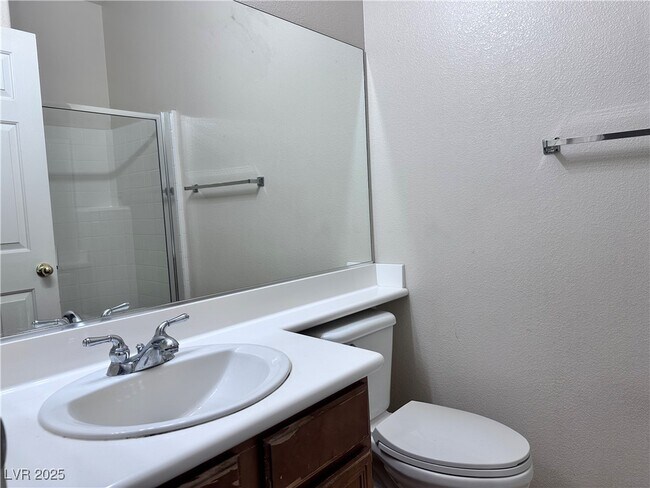 Building Photo - 9676 Ridgebluff Ave