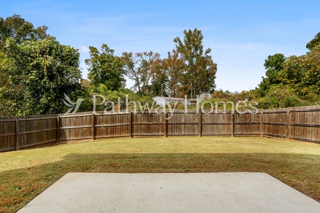 Building Photo - 2401 Oakleaf Cir