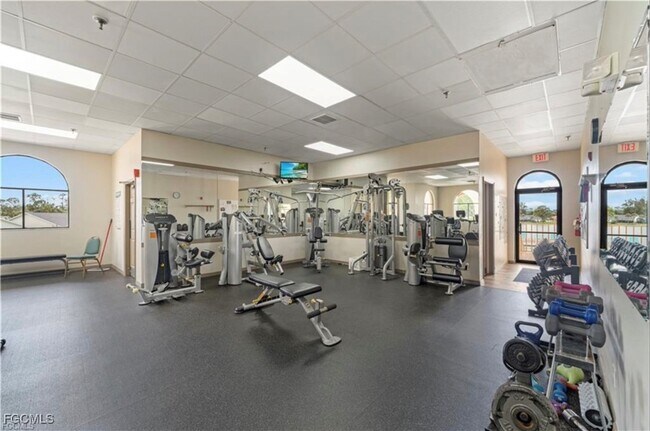 Building Photo - 3832 Sabal Springs Blvd