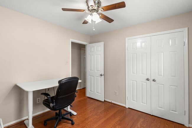 Building Photo - 16906 Poplar Hill St