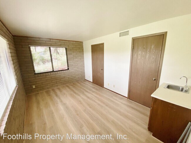 Building Photo - 2 br, 2 bath House - 545 Norbie Road