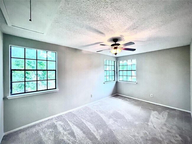 Building Photo - 1927 Brushy Creek Dr