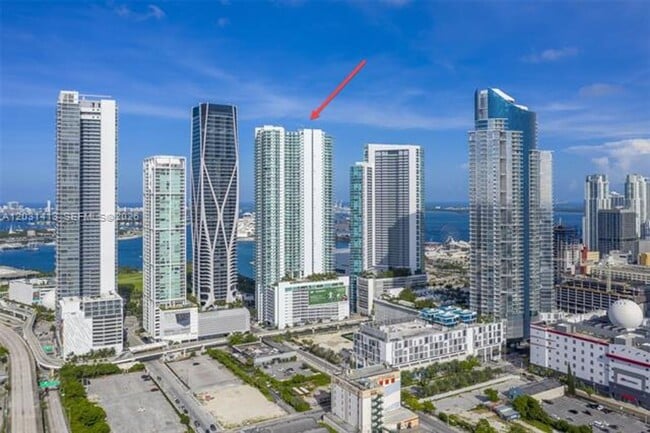 Building Photo - 900 Biscayne Blvd