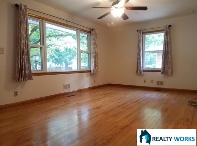 Building Photo - Lovely 4 Bed House!