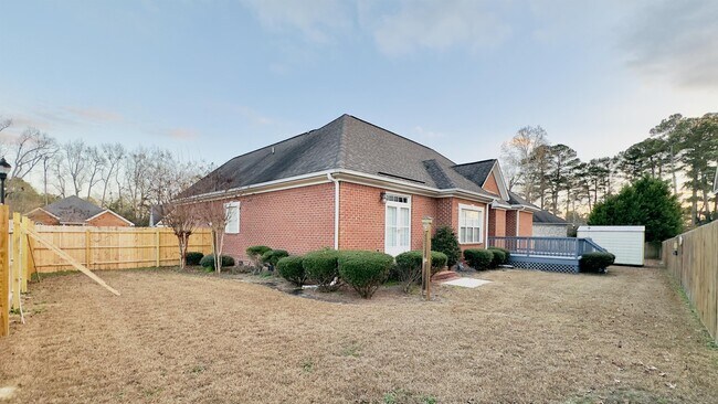 Building Photo - 423 Sterling Dr