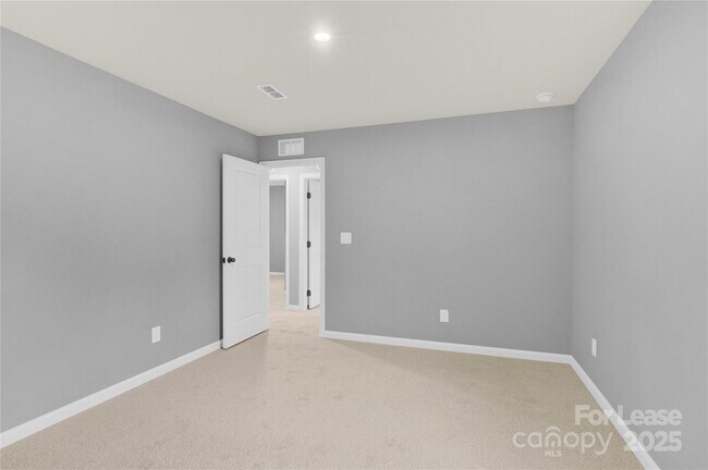 Building Photo - 3212 Coast Oak Rd