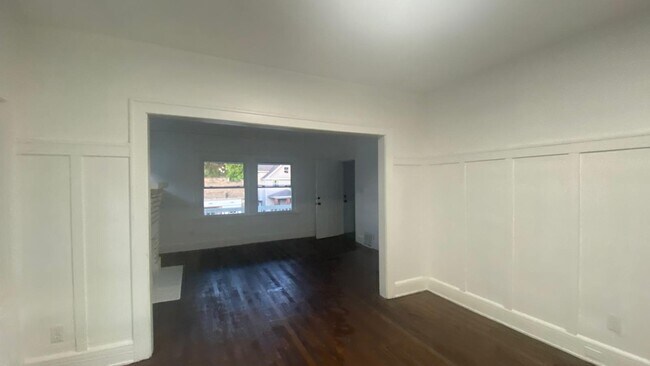 Building Photo - 4236 E 131st St