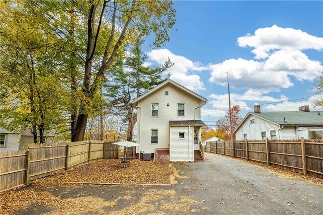 Building Photo - 2677 Dixwell Ave