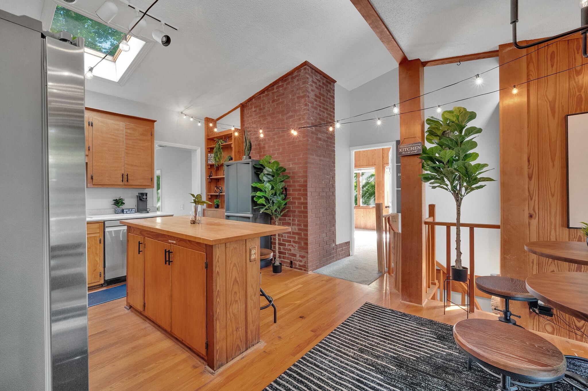 Building Photo - 8205 Knollwood Cir