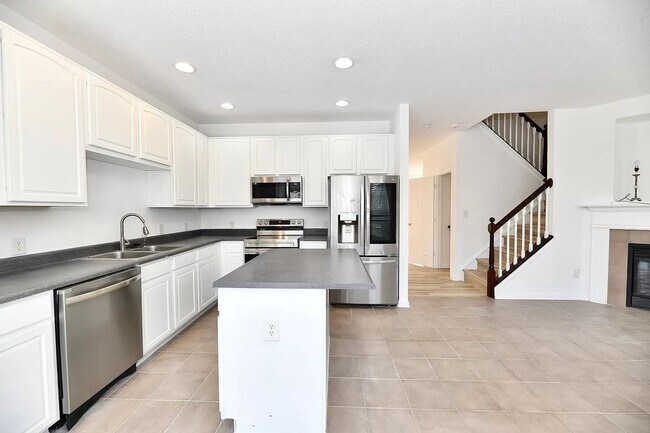 Building Photo - 11888 Esty Way