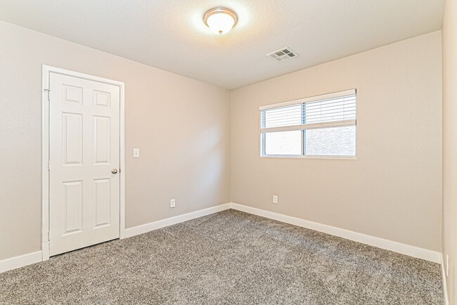 Building Photo - 217 Bella Matese Ave