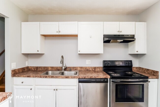 Building Photo - Well-Maintained 3-Bedroom Home